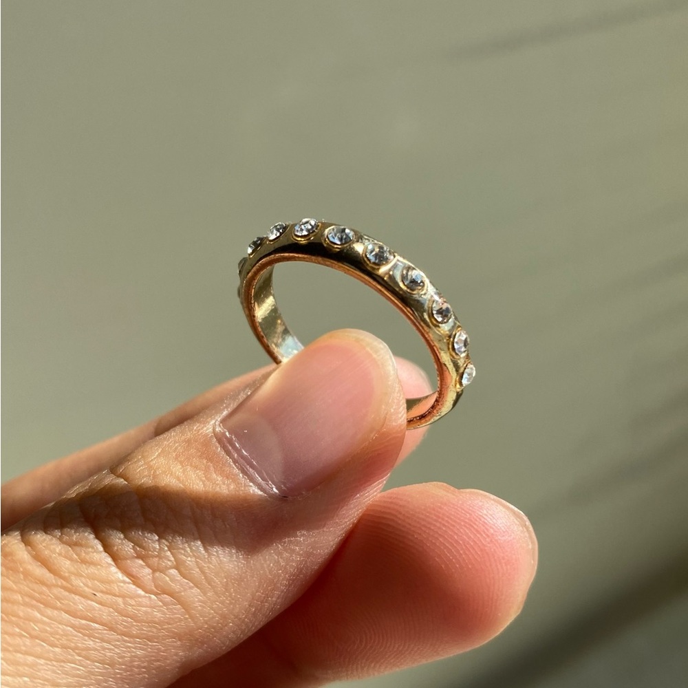 (Free) Gold Ring with Gems